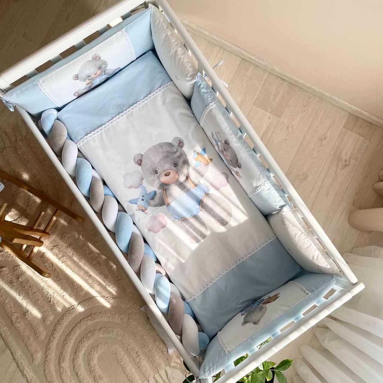 Detský set do postieľky Kids Toys – medvedík chlapček