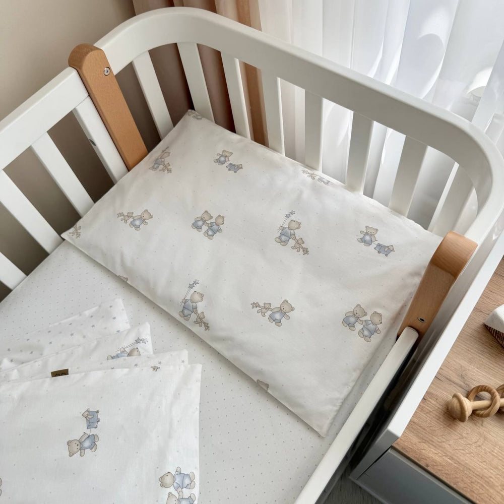 Detská posteľná súprava do postieľky Baby Dream New – Medvedík na prechádzke bledomodrá
