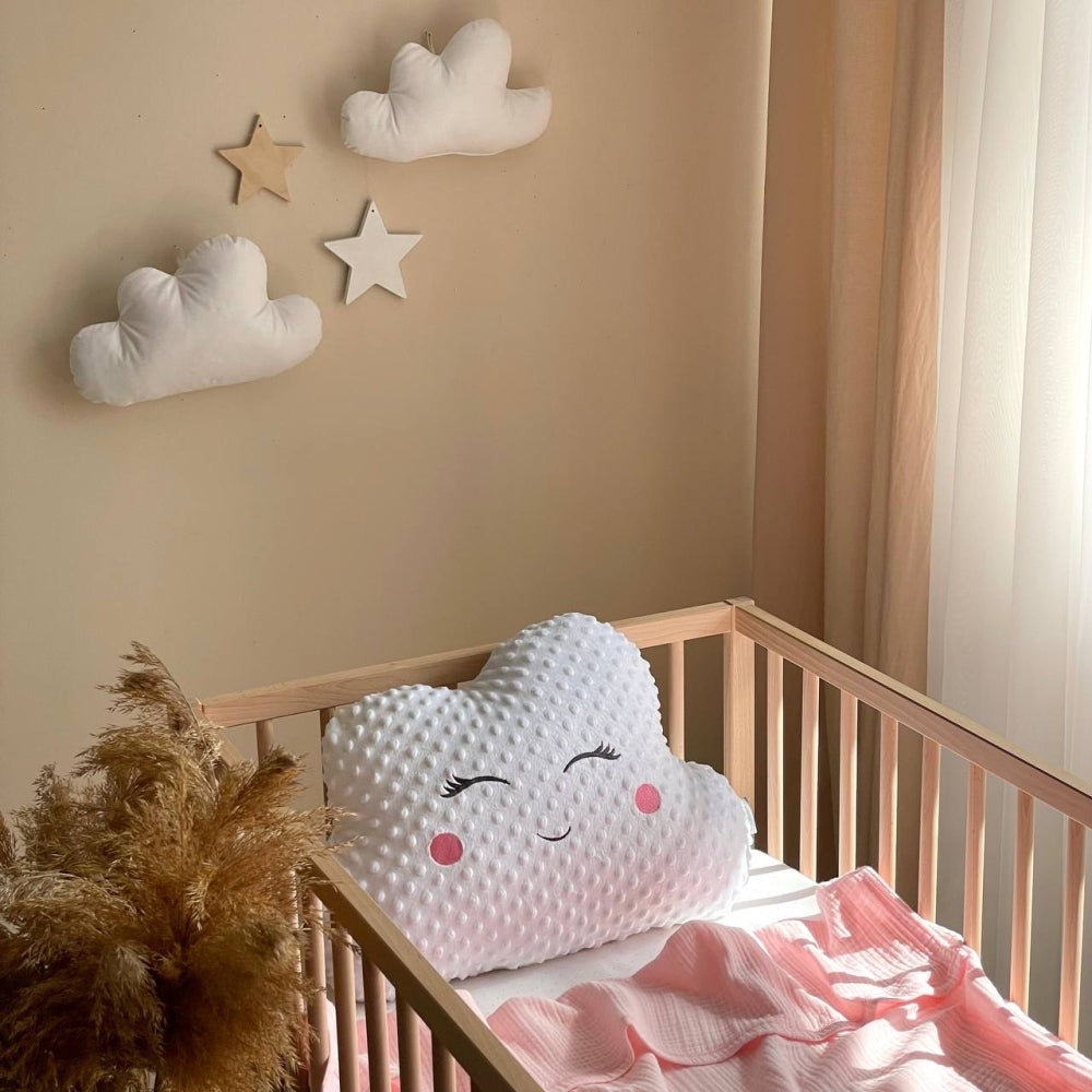Dekoračný vankúš do detskej izby ružové líčka 33 × 50 cm