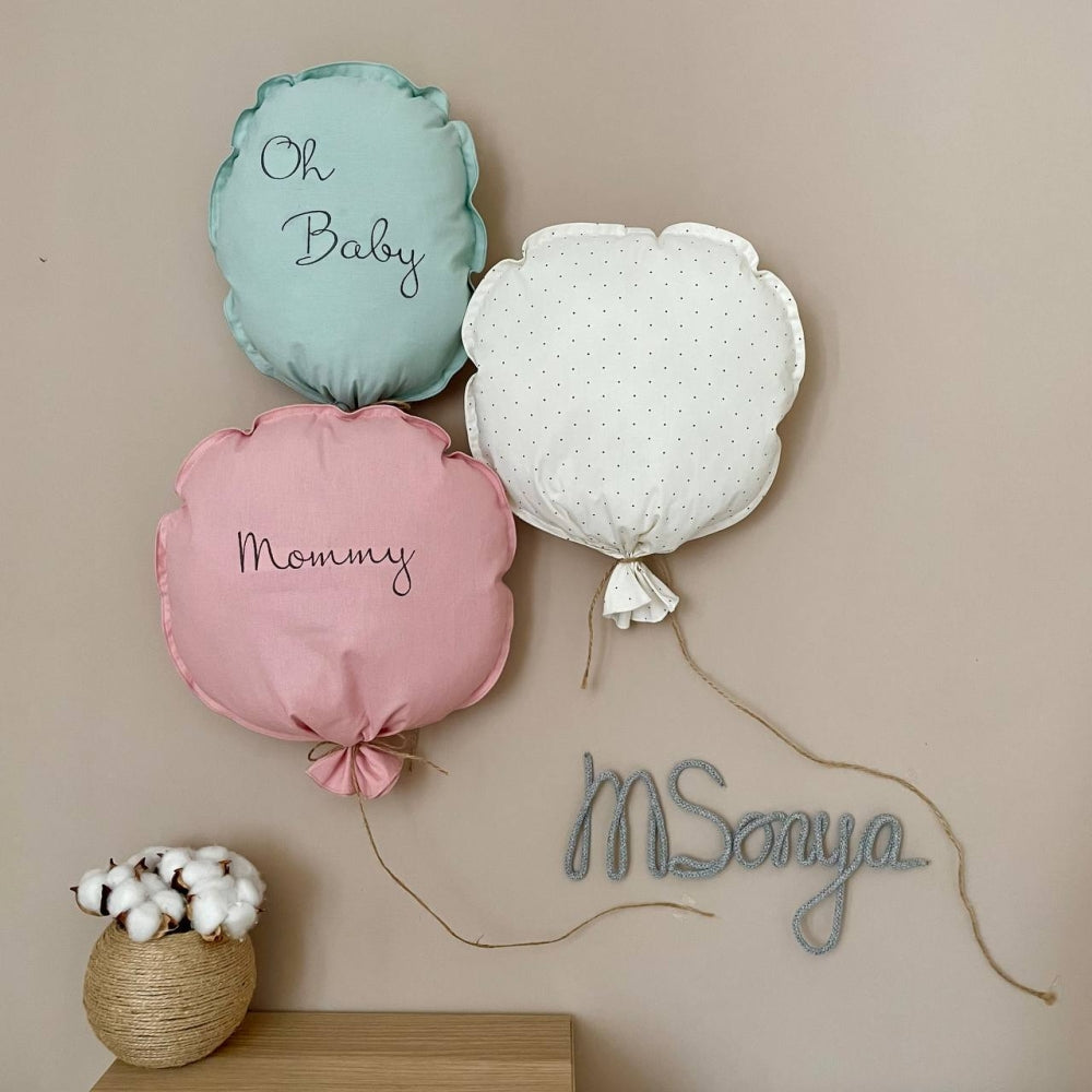 Textilná hračka Gulička (ovál) s výšivkou „Oh Baby“ – modrá