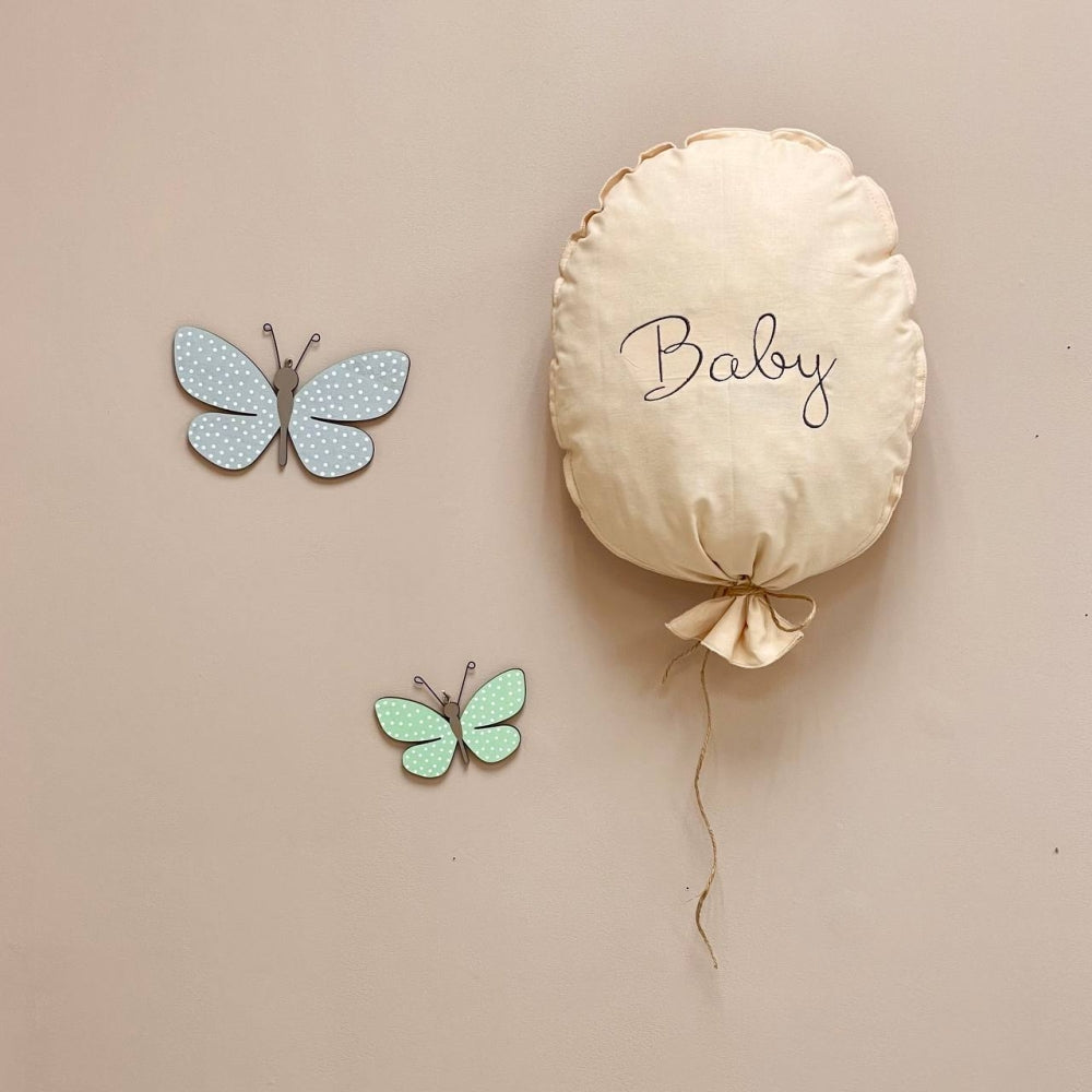 Textilná hračka Gulička (ovál) s výšivkou „Oh Baby“ – modrá