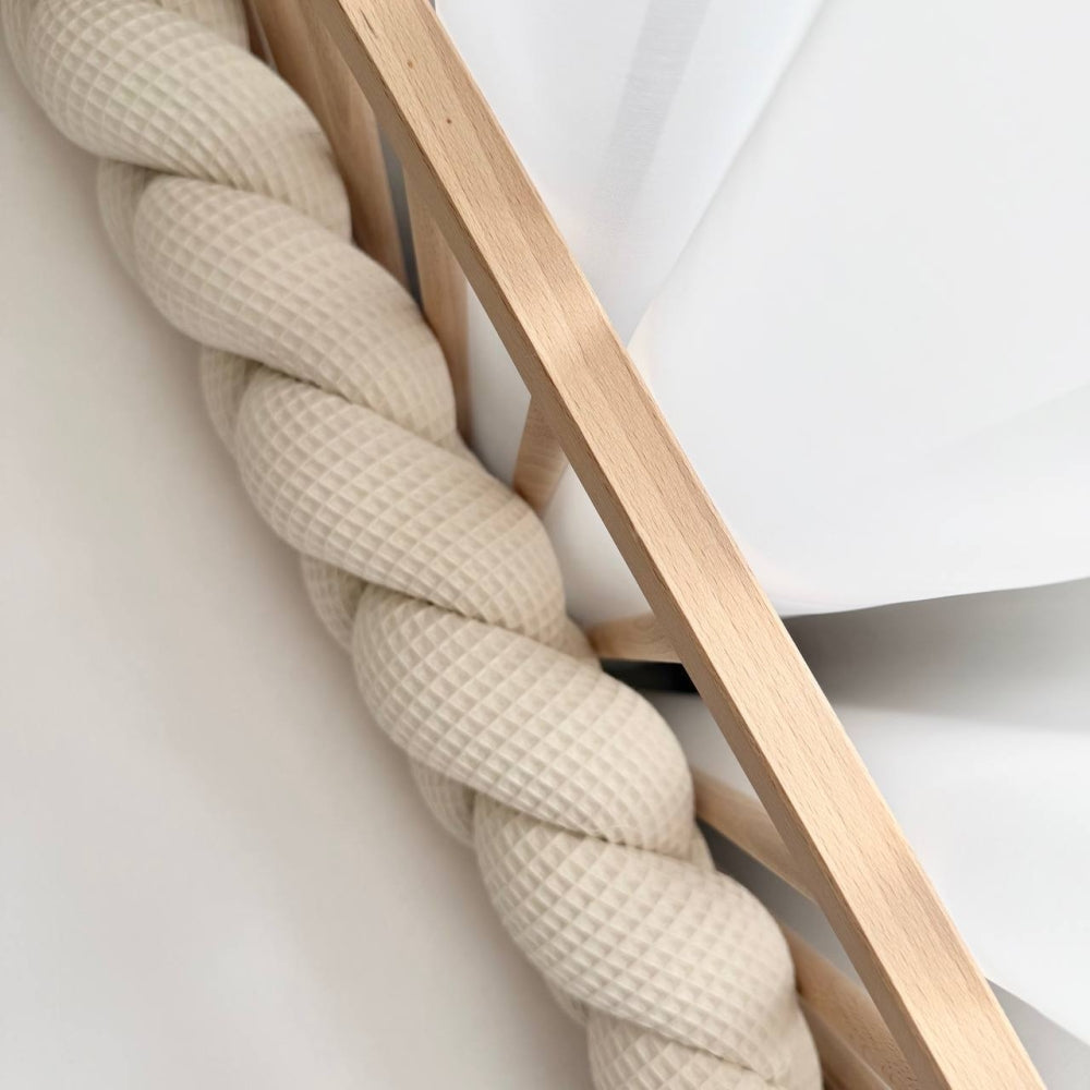 Vaflový pletený mantinel do postieľky 120 cm – béžový