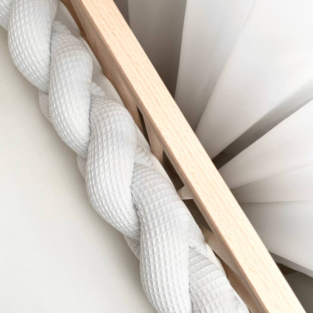 Vaflový pletený mantinel do postieľky 120 cm – biely