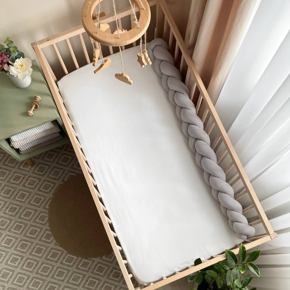 Vaflový pletený mantinel do postieľky 120 cm – sivý