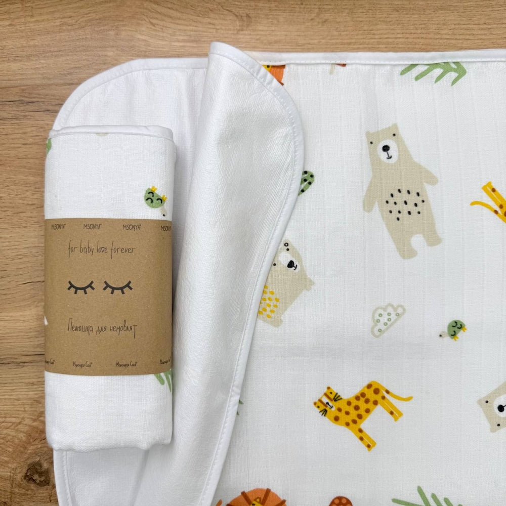 Nepremokavá mušelínová podložka 50 × 80 cm Safari
