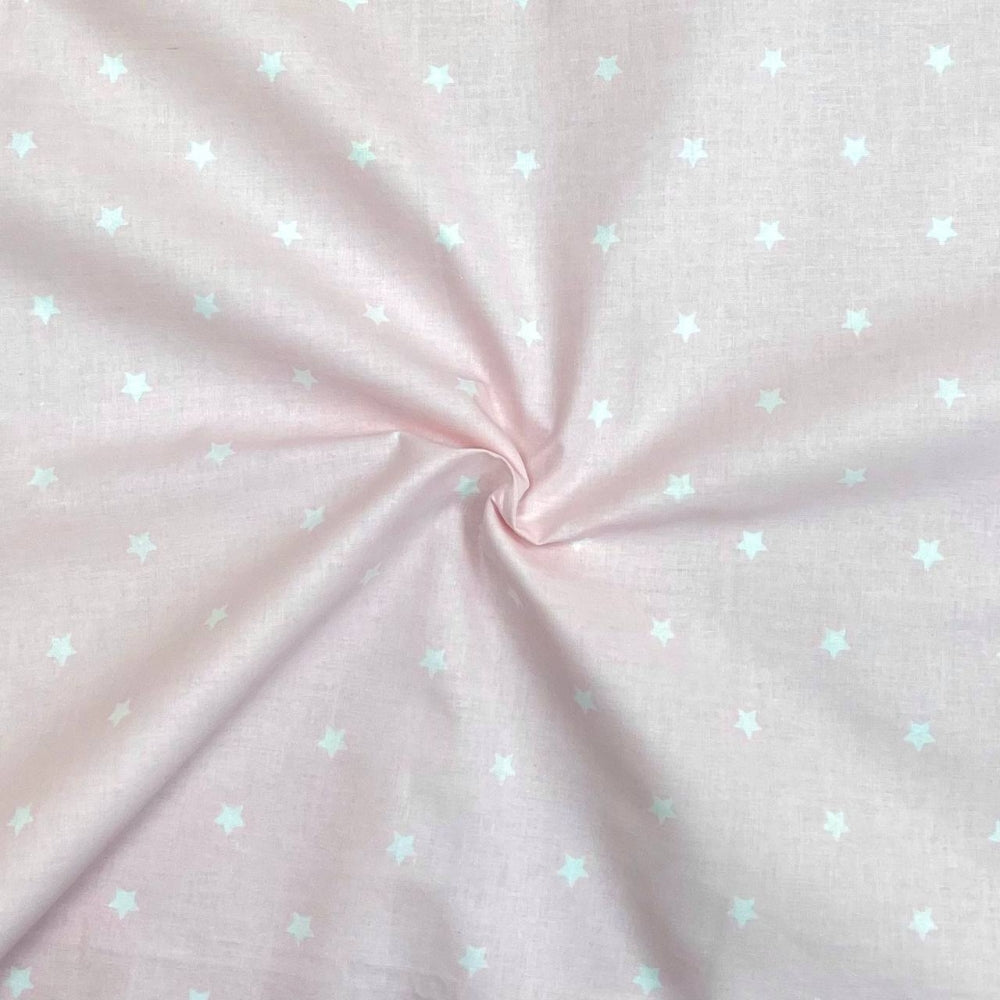 Nepremokavá podložka pre bábätko 50 × 80 cm hviezdičky rozptýlené biele na ružovej