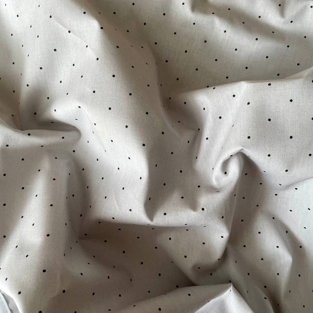 Nepremokavá podložka pre bábätko 50 × 80 cm Bodky na sivej
