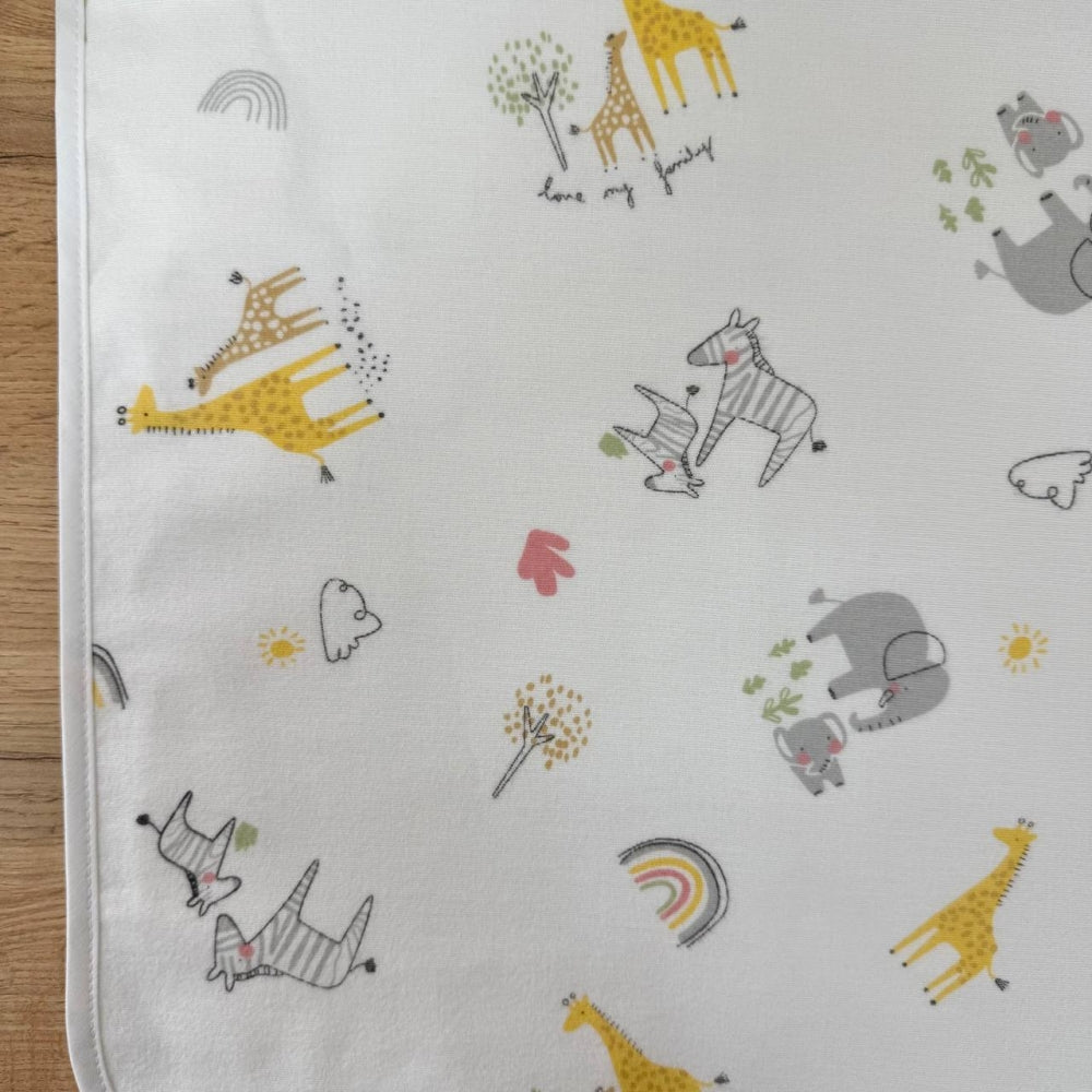 Nepremokavá flanelová podložka 50 × 80 cm – Mamičky s mláďatkami