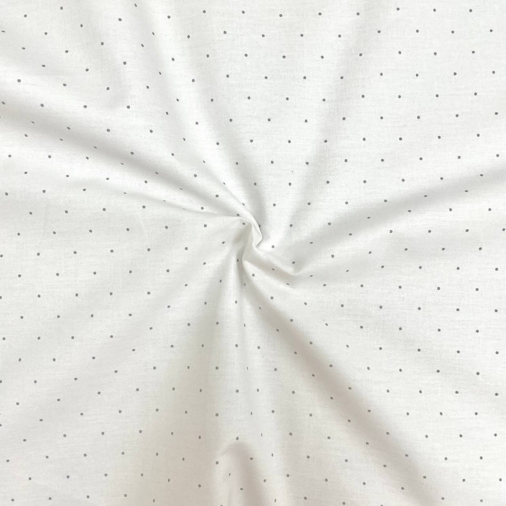 Nepremokavá podložka popelín/membrána 45 × 75 cm sivé bodky na bielej