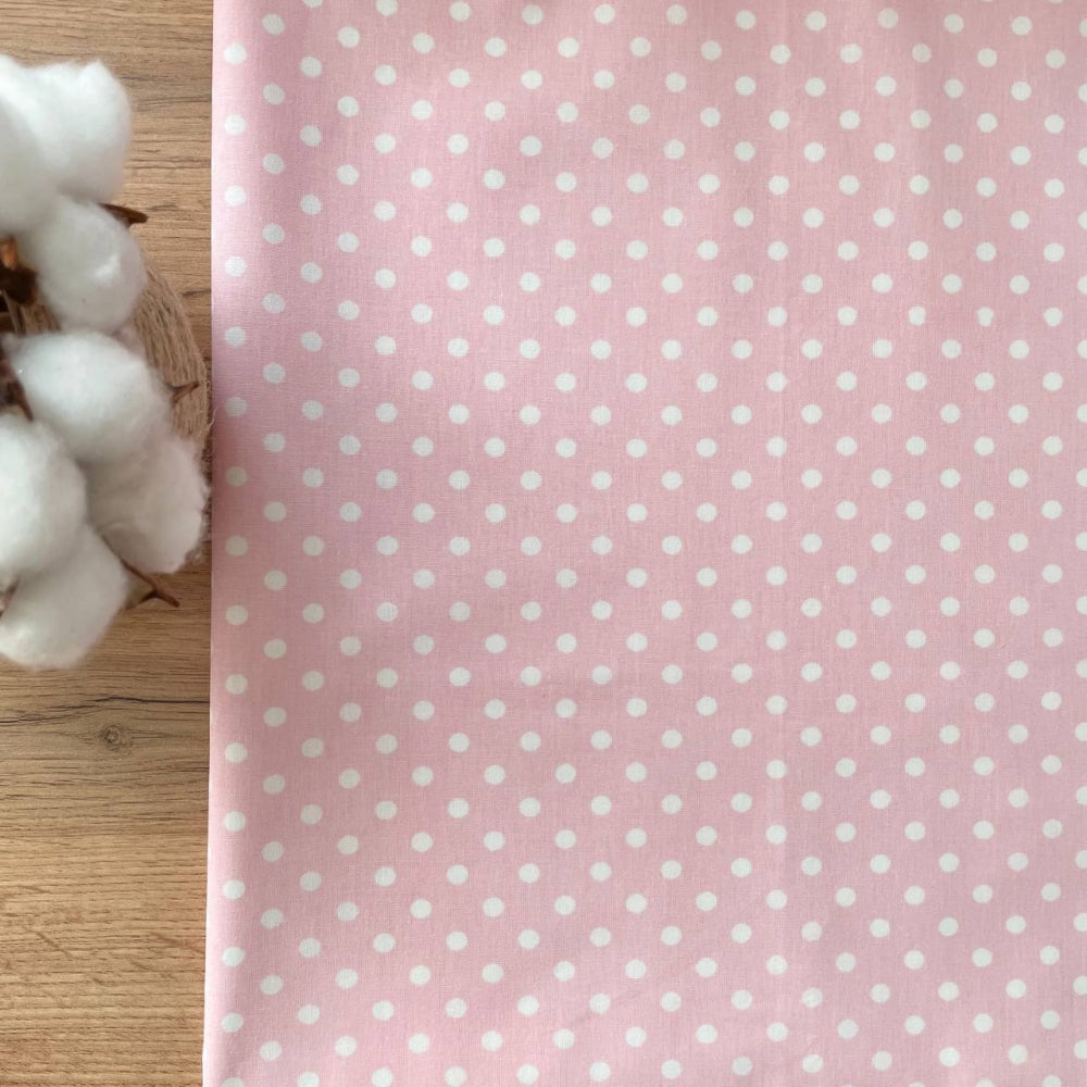 Nepremokavá podložka pre bábätko 50 × 80 cm bodky biele na ružovej
