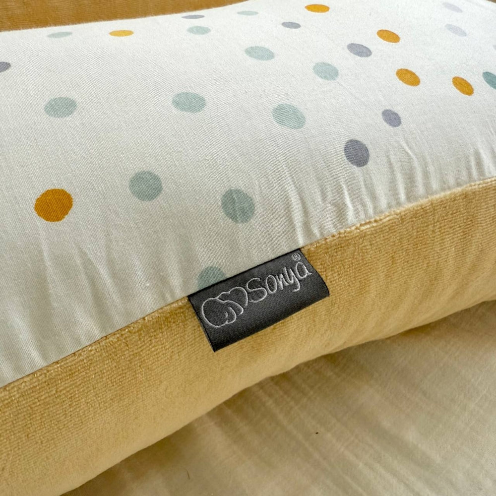 Vankúš pre tehotné Akvarelový hrášok horčicový s horčicovým velúrom