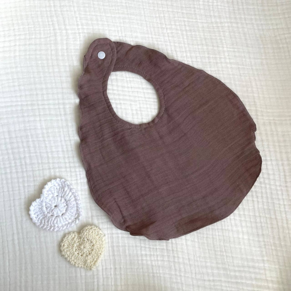 Mušelínový slintáčik pre bábätko Zátka – taupe