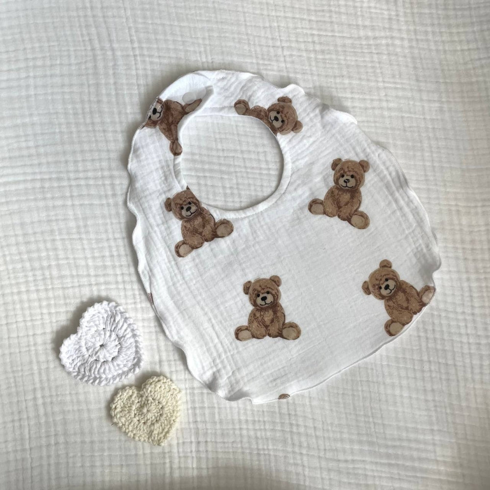 Mušelínový podbradník Zátka – Teddy na bielom biely