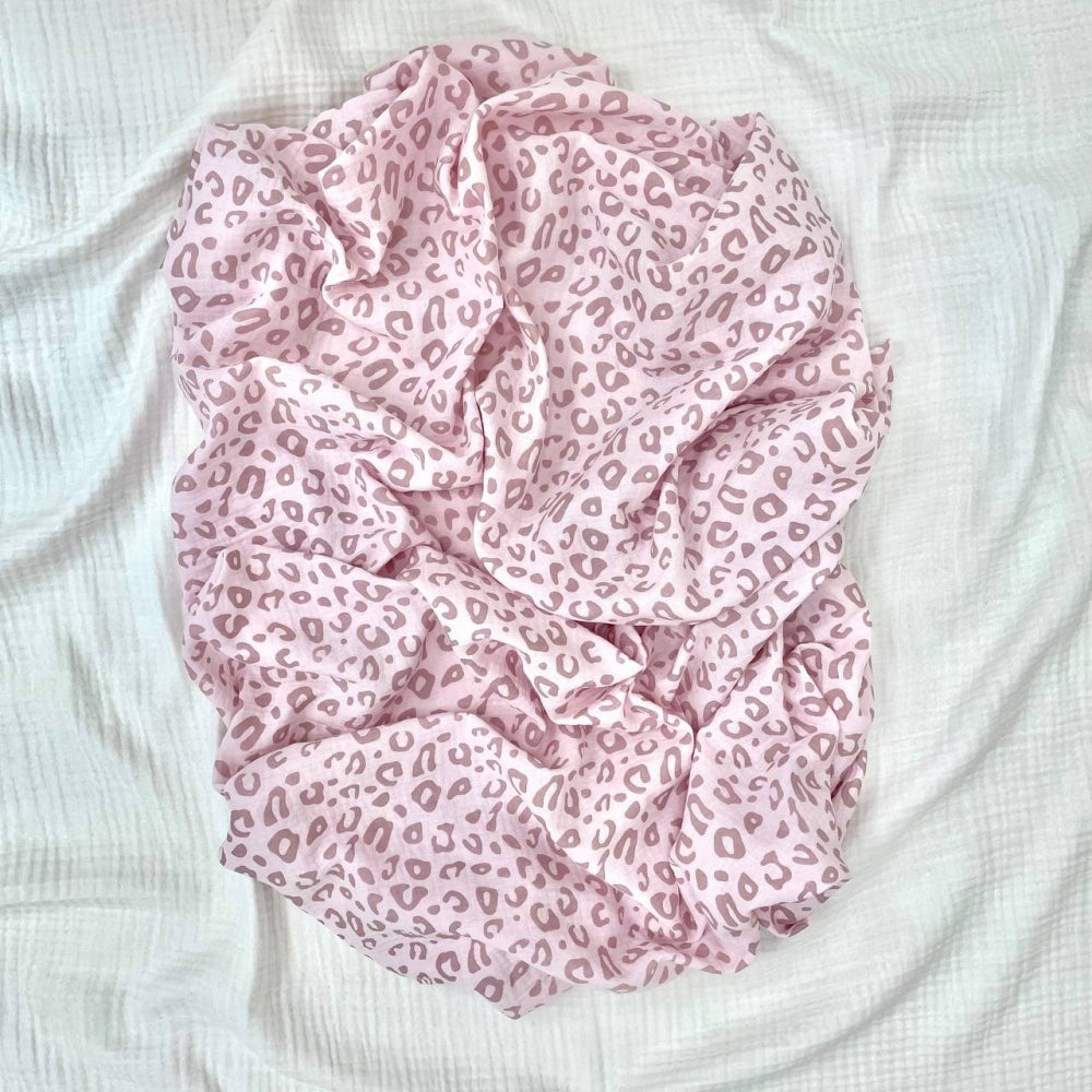 Veľká mušelínová plienka leopard na ružovom, 95 × 135 cm