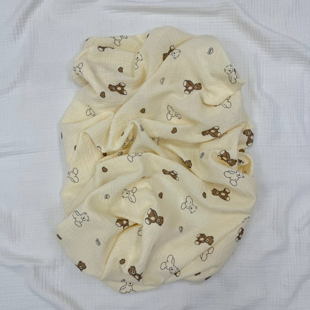 Veľká mušelínová plienka Medvedík so srdiečkami na ivory, 95 × 135 cm