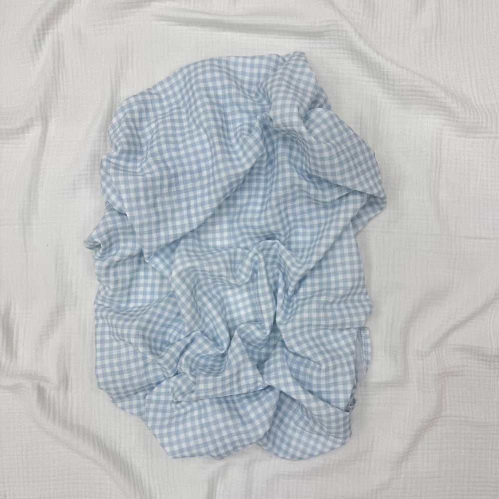 Veľká mušelínová plienka Kocka modrá na mliečnom, 95 × 135 cm