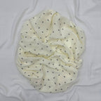 Veľká mušelínová plienka čierne mašličky a bodky, 95 × 135 cm