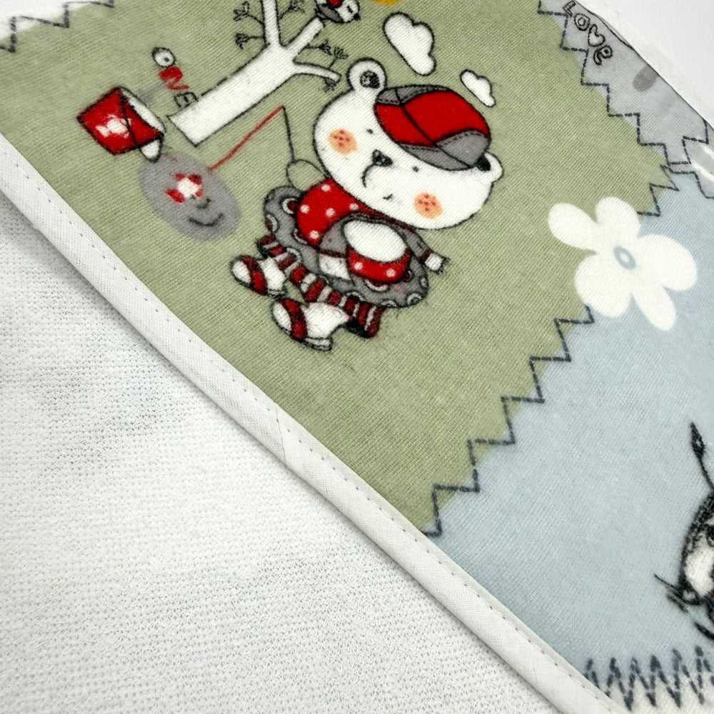 Súprava flanelových utierok na odgrgnutie, 3 ks – chlapec (patchwork/vláčiky/modrá)