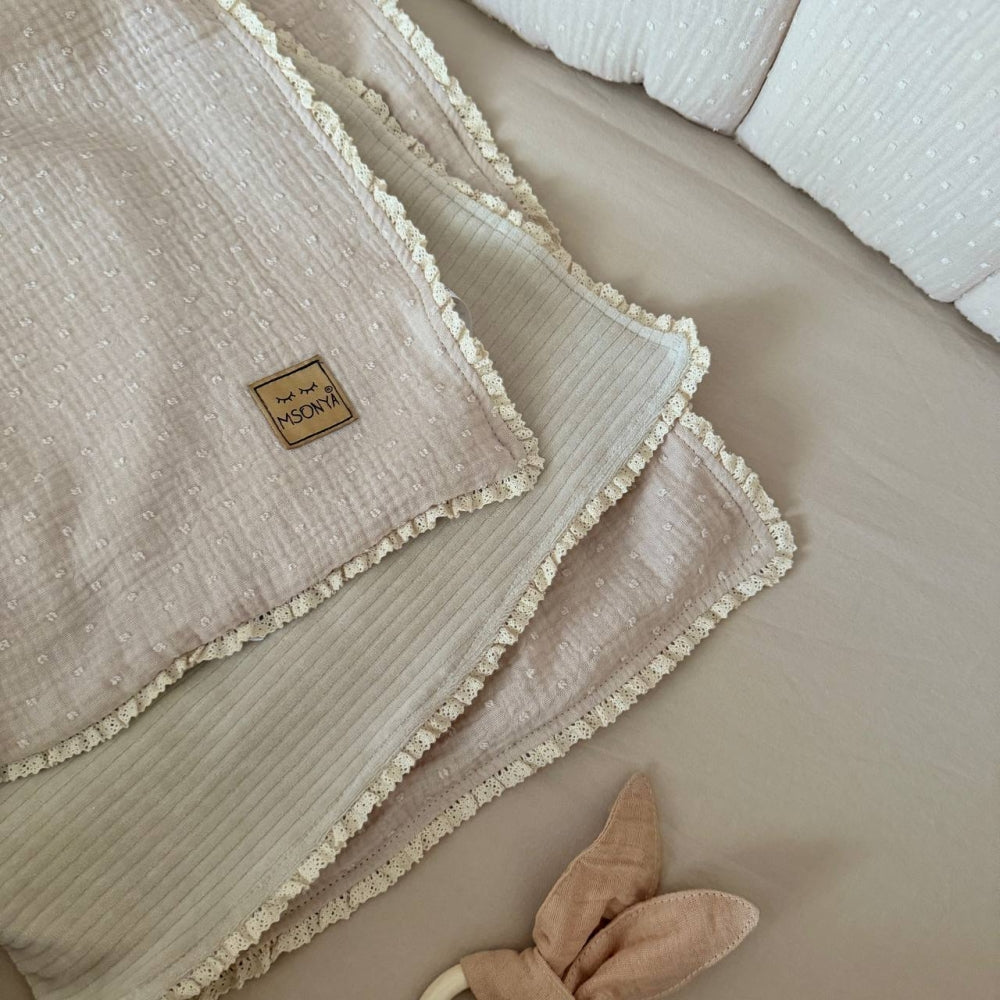 Zateplená mušelínová deka Vintage béžové bodky/latte velúr