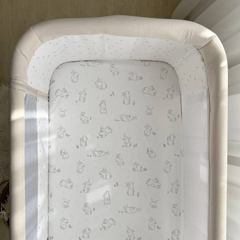 Detské popelínové plachty MiniNest 50 × 83 cm, 2 ks – Sivé zajačiky + sivé bodky na bielom
