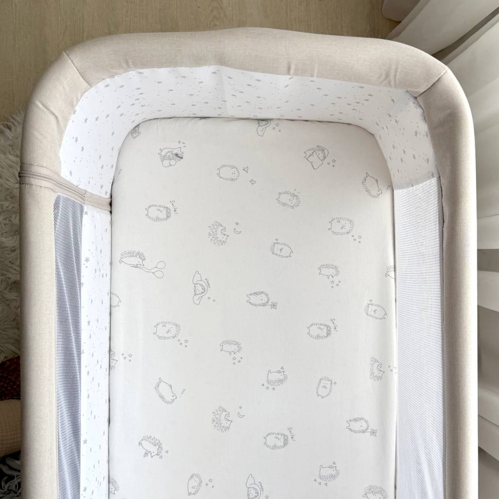 Detské popelínové plachty MiniNest 50 × 83 cm, 2 ks – Siví ježkovia + sivé bodky na bielom