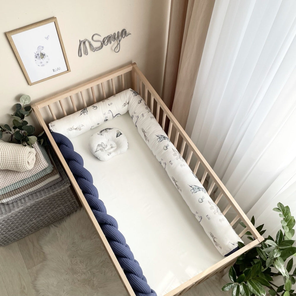 Anatomický vankúš pre bábätko Nordic – Dino modrá