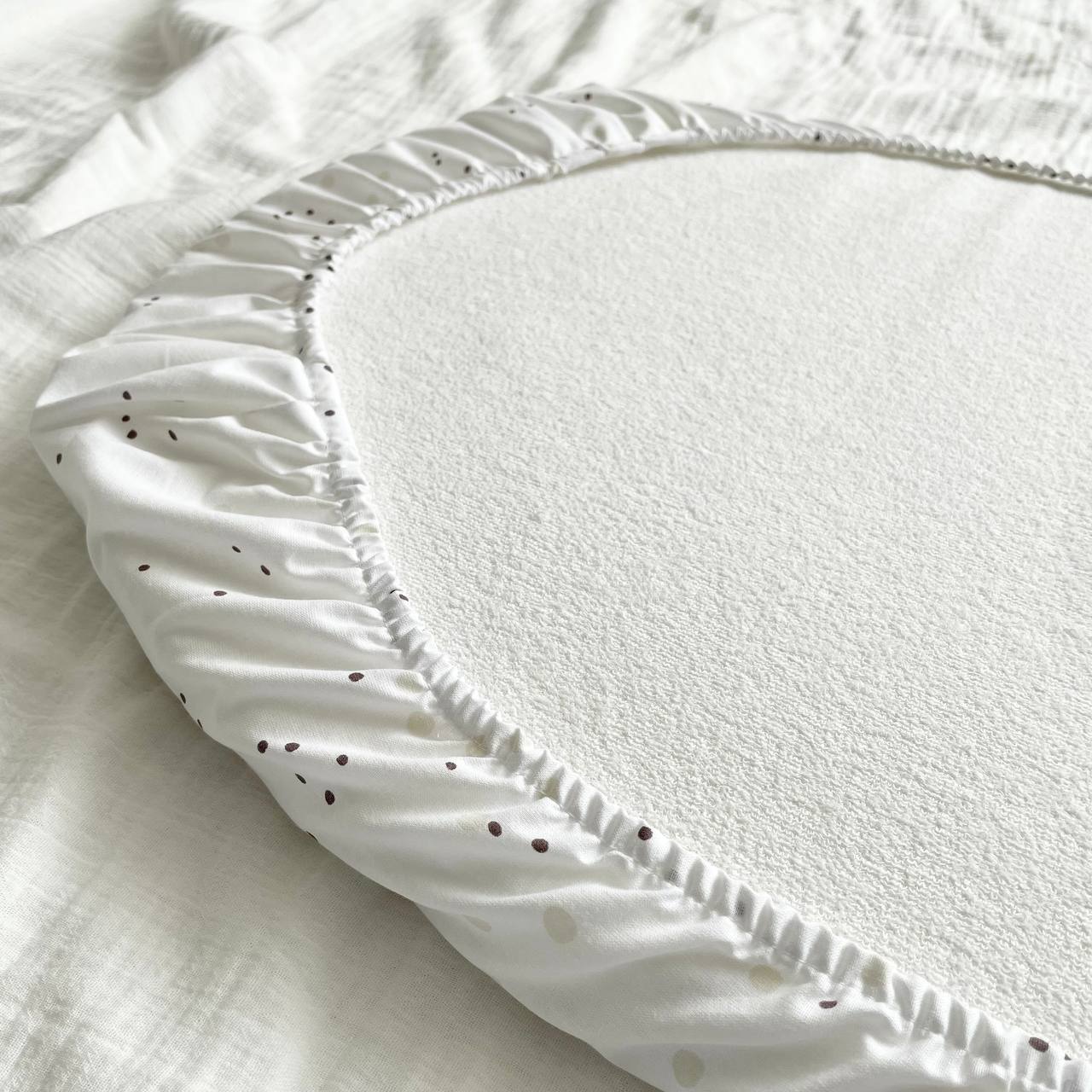 Plachta na matrac do kočíka 45 × 80 cm – škvrny sivo-béžové