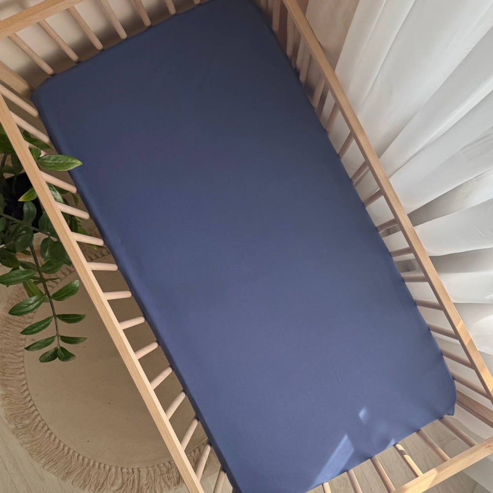 Plachta z pranej bavlny do postieľky 60 × 120 cm – modrá