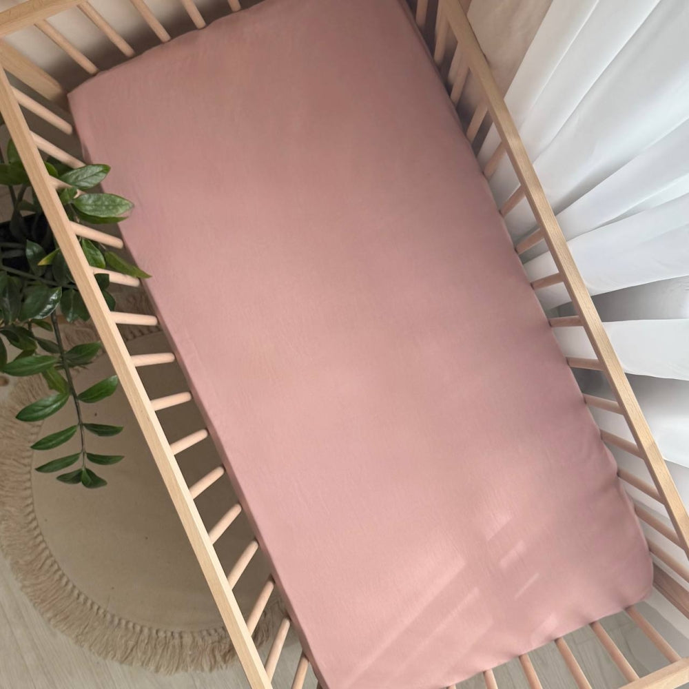 Plachta z pranej bavlny do postieľky 60 × 120 cm – púdrová