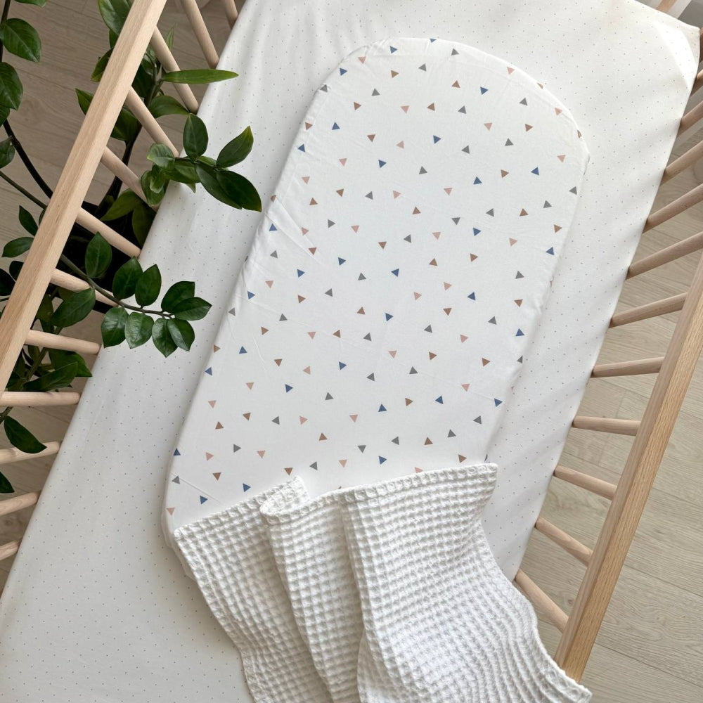 Plachta na matrac do kočíka 45 × 80 cm – trojuholníky terakotové
