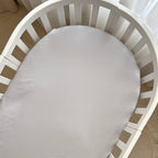Saténová plachta do postieľky 140 × 70 cm – sivá