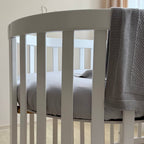 Saténová plachta do postieľky 140 × 70 cm – sivá