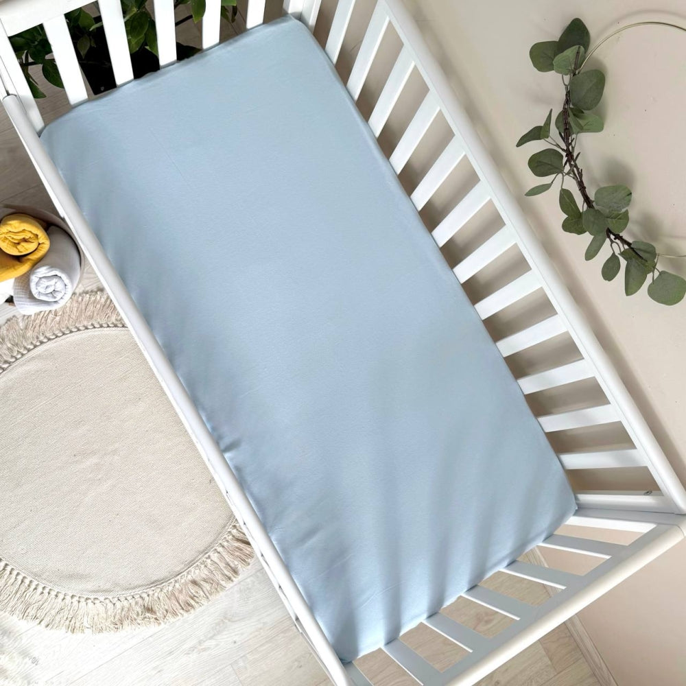 Flanelová napínacia plachta do postieľky 120 × 60 cm – modrá