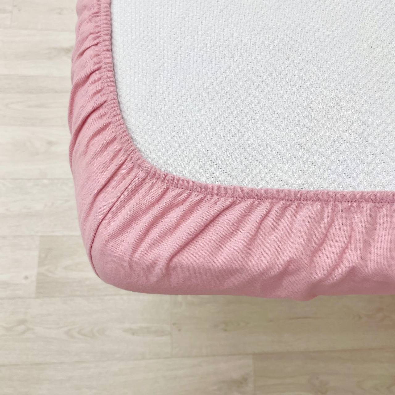 Flanelová napínacia plachta do postieľky 120 × 60 cm – tmavo-púdrová