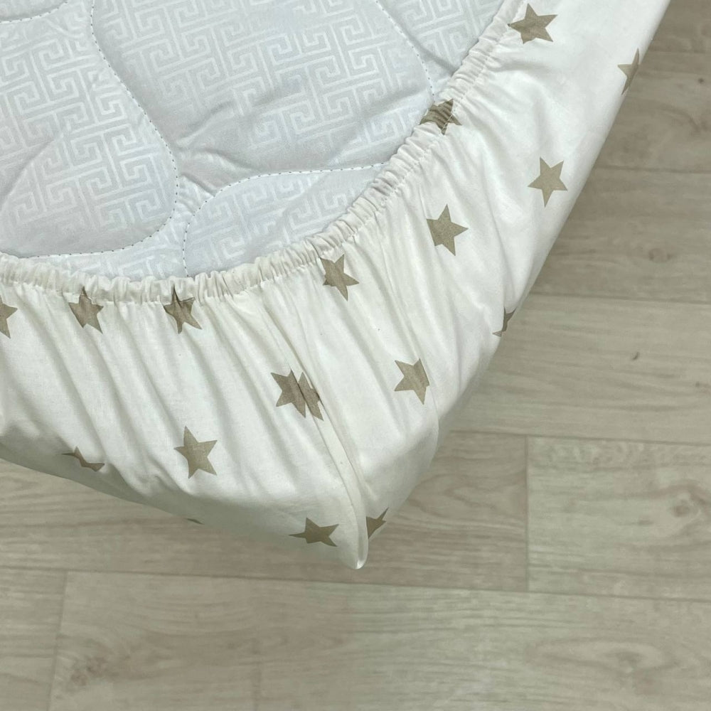 Detská plachta do postieľky 60 × 120 cm – veľká hviezda béžová na bielej