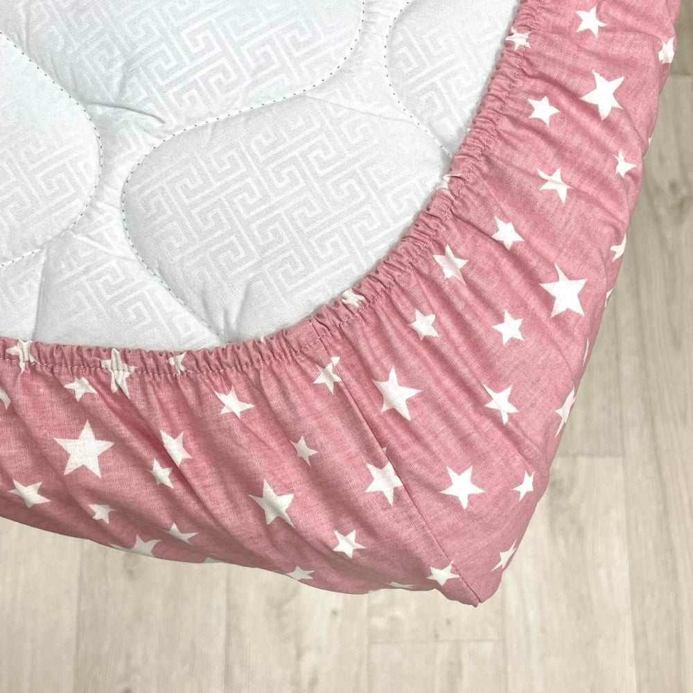 Detská plachta do postieľky 60 × 120 cm – biele hviezdy na ružovej