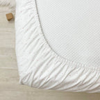 Detská plachta do postieľky 60 × 120 cm – púdrová bodka na bielej