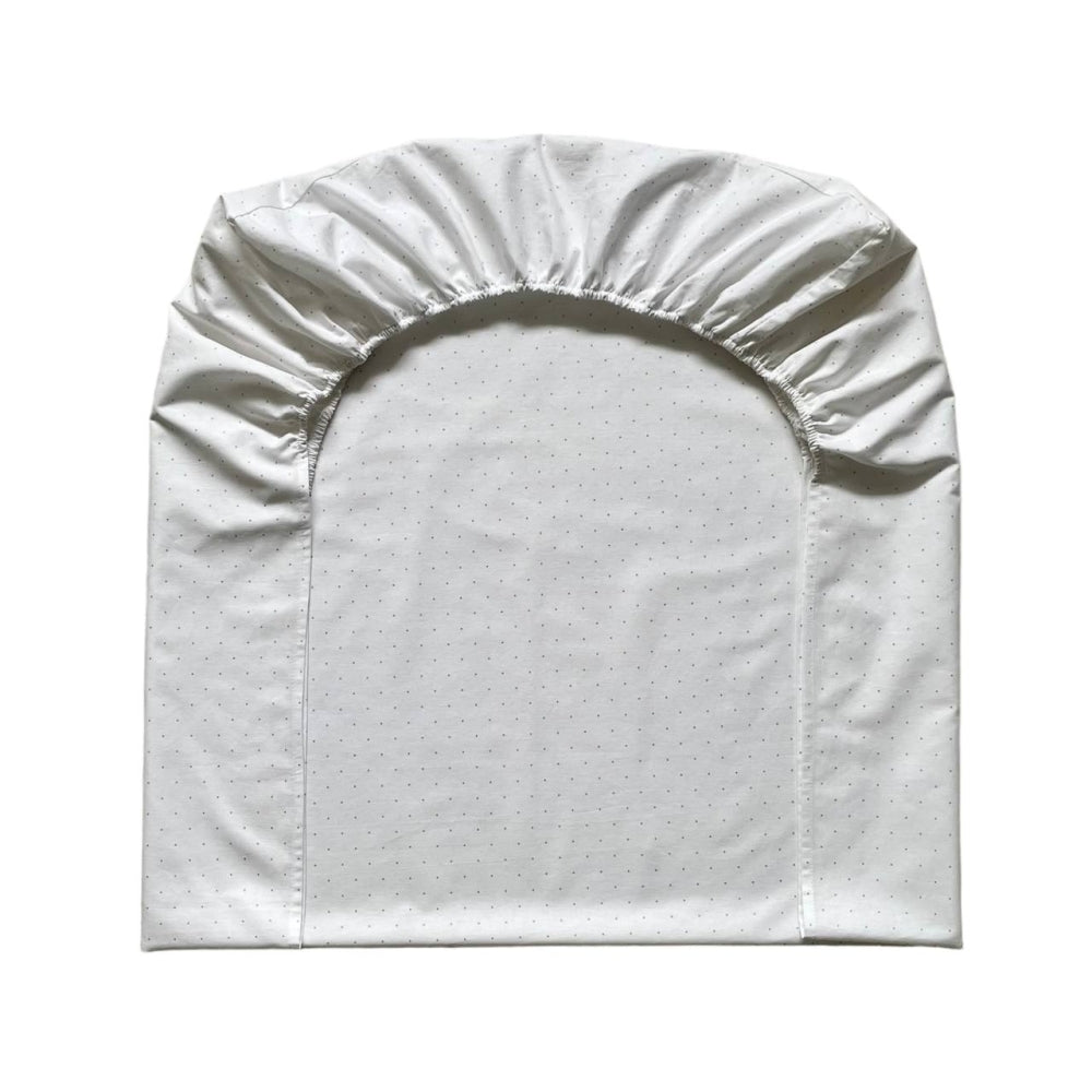 Detská plachta do postieľky 60 × 120 cm – sivá bodka na bielej