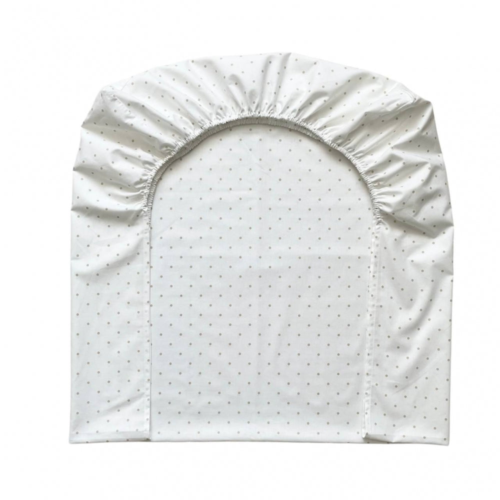Detská plachta do postieľky 60 × 120 cm – béžové bodky na bielej