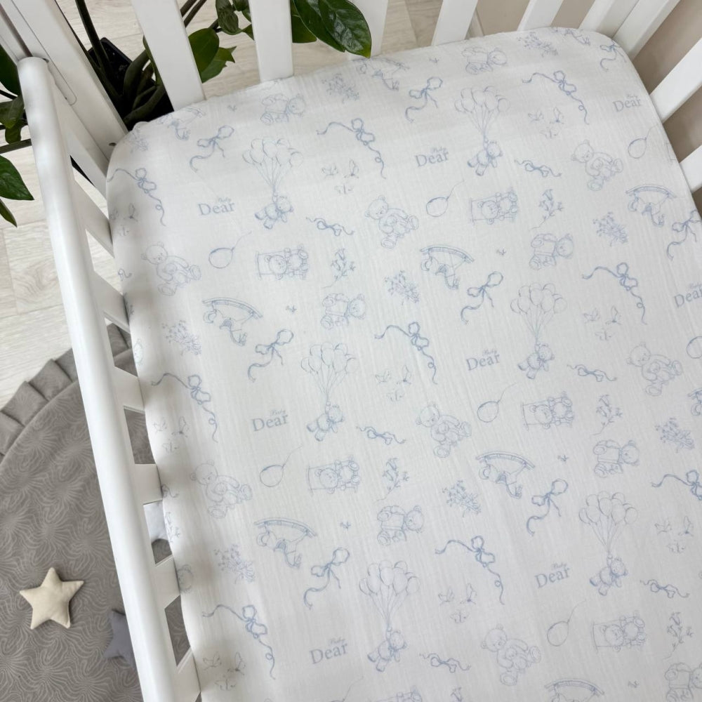 Mušelínová plachta do postieľky 120 × 60 cm – Baby Dear modrá