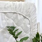 Mušelínová plachta do postieľky 120 × 60 cm – Baby Dear sivá