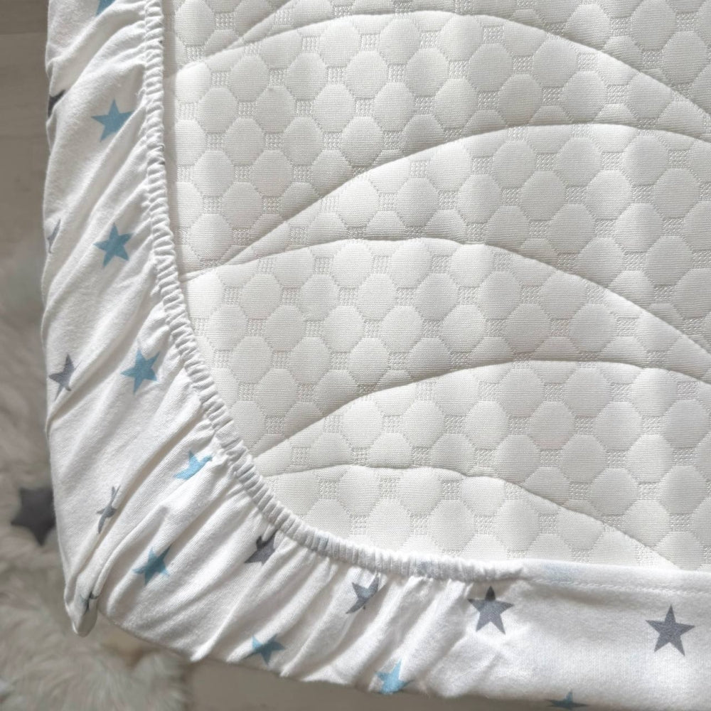 Flanelová napínacia plachta do postieľky 120 × 60 cm – Hviezda sivo-modrá