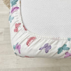 Flanelová napínacia plachta do postieľky 120 × 60 cm – Motýle ružovo-mätové