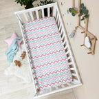 Flanelová napínacia plachta do postieľky 120 × 60 cm – Zigzag ružovo-mätový