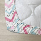 Flanelová napínacia plachta do postieľky 120 × 60 cm – Zigzag ružovo-mätový