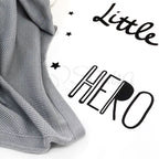 Plachta s potlačou do postieľky 60 × 120 cm – Little Hero