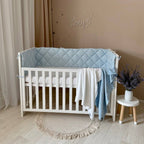 Prešívaný mantinel Baby Dream na 3 strany postieľky bledomodrý