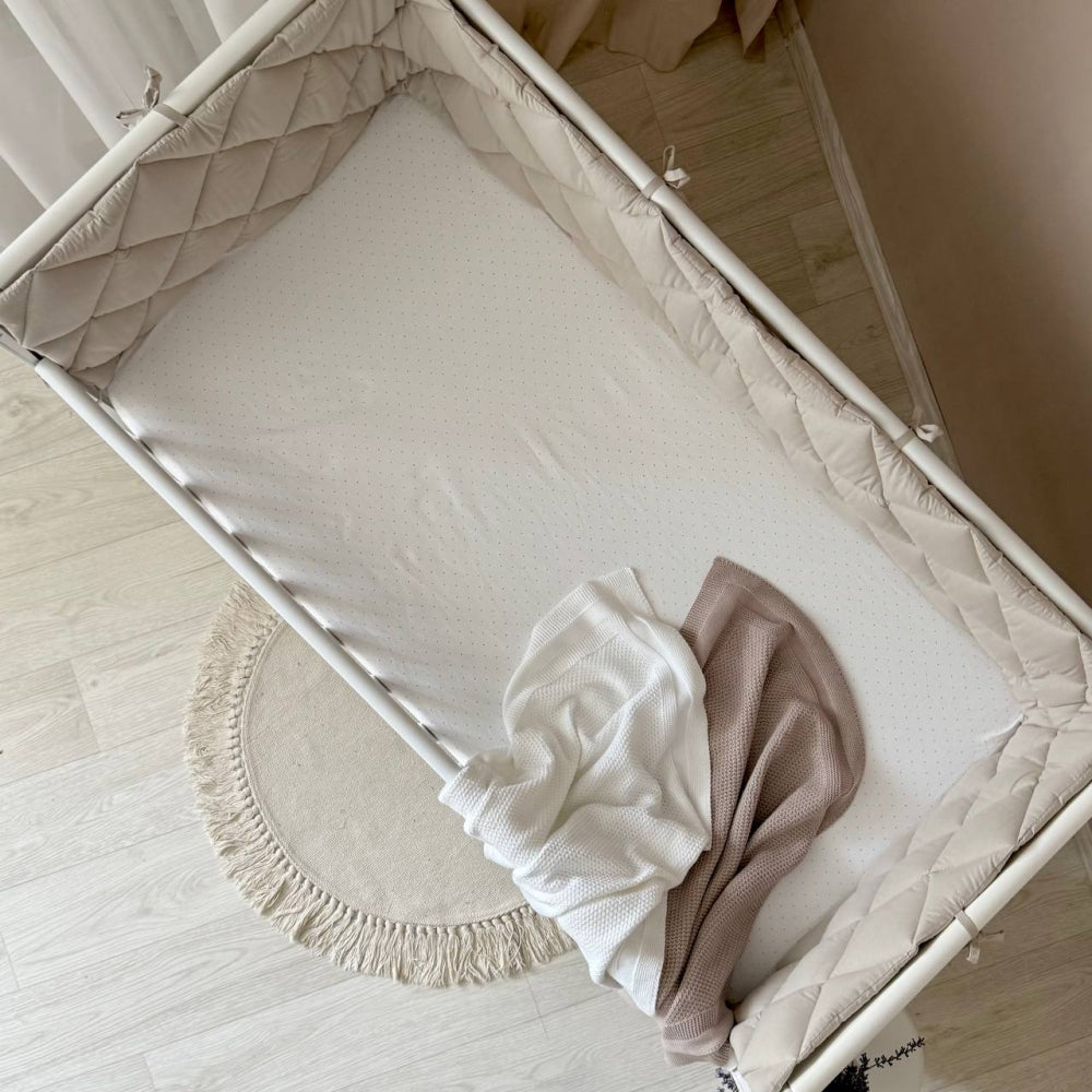 Prešívaný mantinel Baby Dream na 3 strany postieľky kapučíno