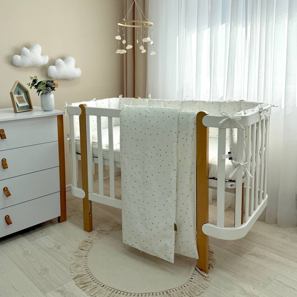 Saténový set do postieľky Tiny Love – srdiečka na mliečnom