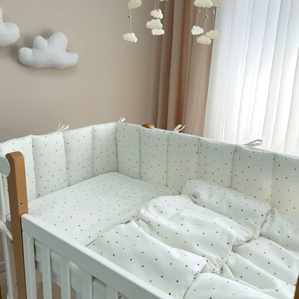Saténový set do postieľky Tiny Love – hviezdičky na mliečnom